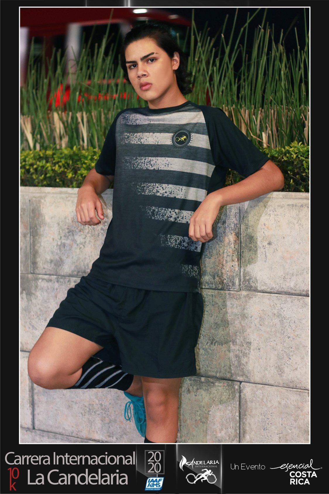 Camisa y pantorrilleras de hombre